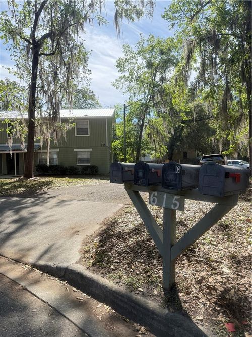 615 Sw 11th Ln, GAINESVILLE, FL, 32601-2882 | Card Image