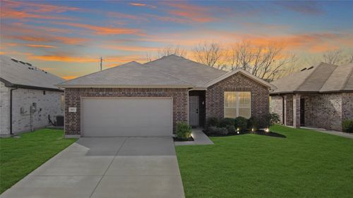 813 Williams Way, Van Alstyne, TX, 75495-2866 | Card Image