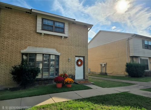 99 W Mountain Creek Dr, Grand Prairie, TX, 75052-6216 | Card Image
