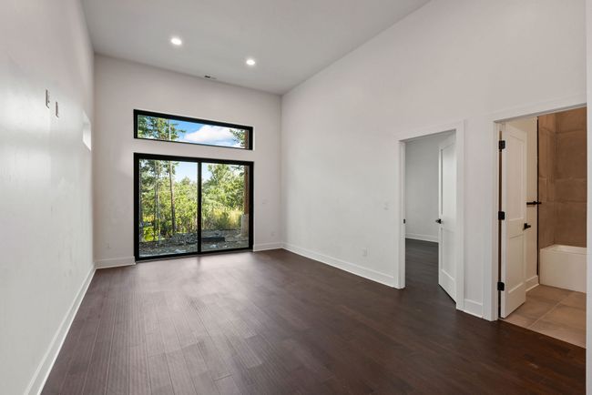 Lower Level Livingroom | Image 43