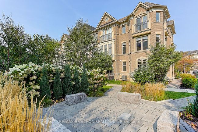 2 Henry Peters Lane, House attached with 3 bedrooms, 3 bathrooms and null parking in Vaughan ON | Image 32