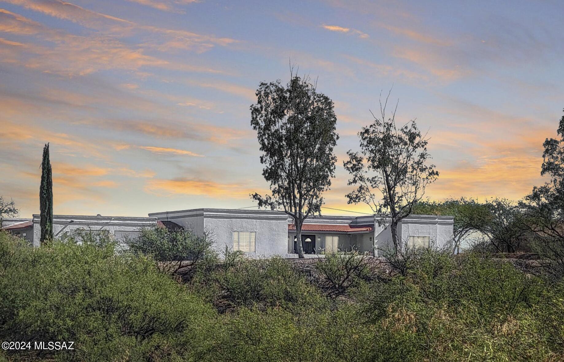 Avenida Aprenda , Rio Rico, AZ 85648