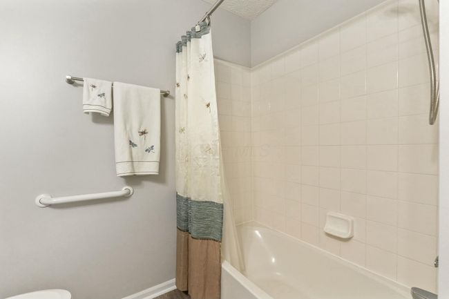 4163 Windbud Dr, Condo with 2 bedrooms, 2 bathrooms and null parking in New Albany OH | Image 48