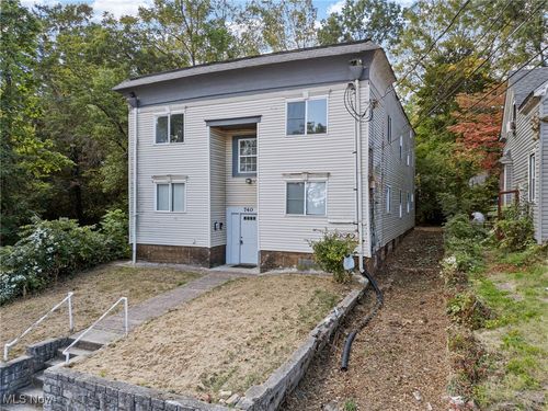 apt-1-740 Fern St, Akron, OH, 44307-1855 | Card Image