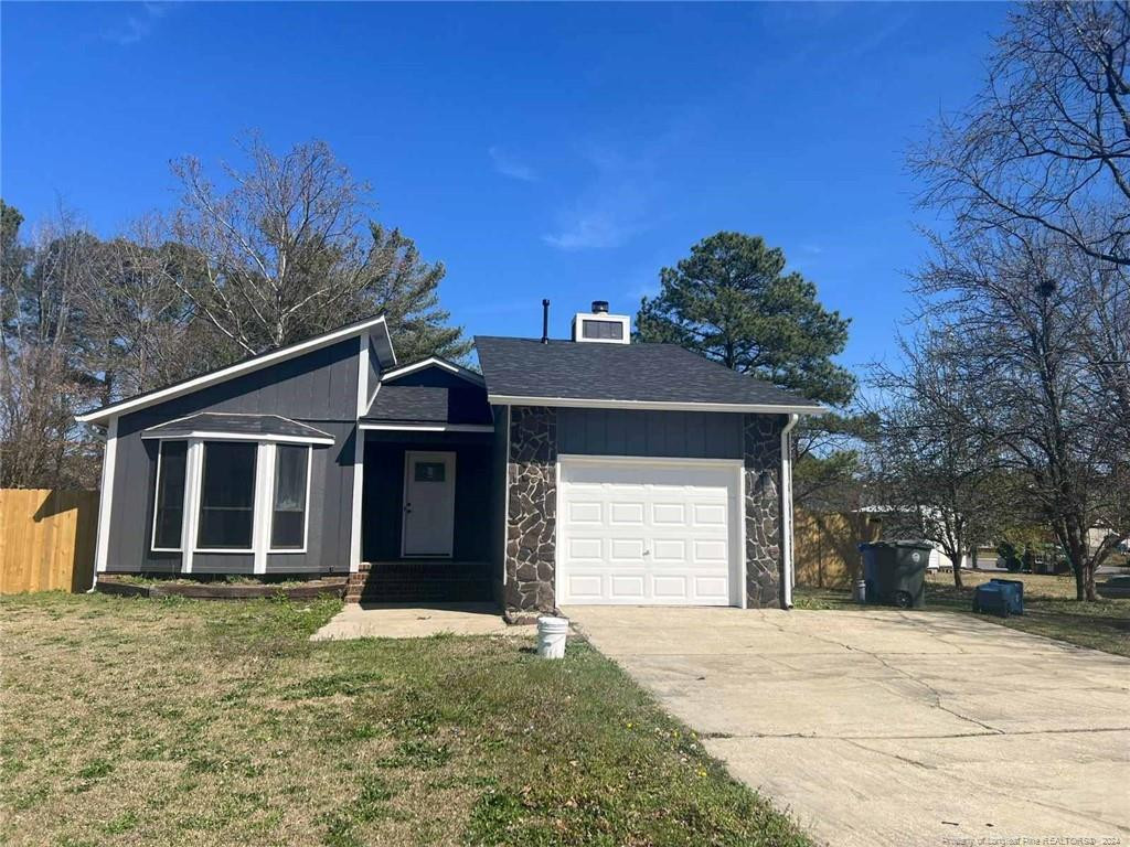 Tollhouse Dr, Fayetteville, NC 28314
