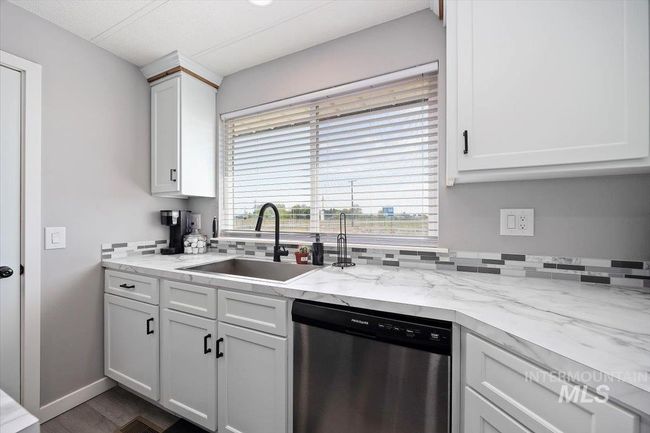 1882 Frontage Rd S, House other with 3 bedrooms, 2 bathrooms and null parking in Wendell ID | Image 9