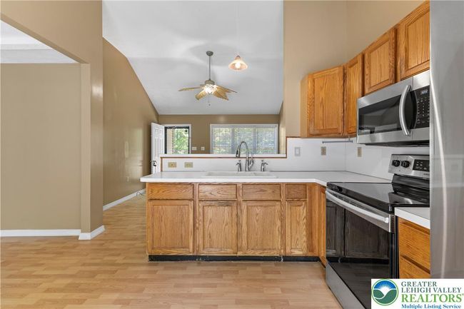 197 Broad Mountain View Dr, House other with 2 bedrooms, 2 bathrooms and null parking in Jim Thorpe PA | Image 5