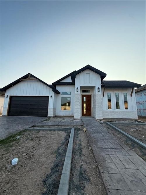 2100 Judy St, Mission, TX, 78572-2358 | Card Image