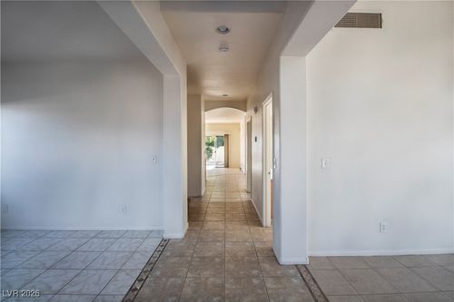 6560 Delicate Petal Ct, Las Vegas, NV, 89149-3265 | Card Image
