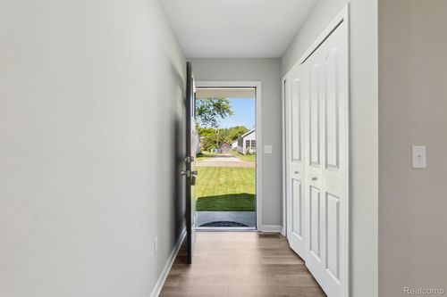 1673 Edwin Dr, Brighton, MI, 48114-9331 | Card Image