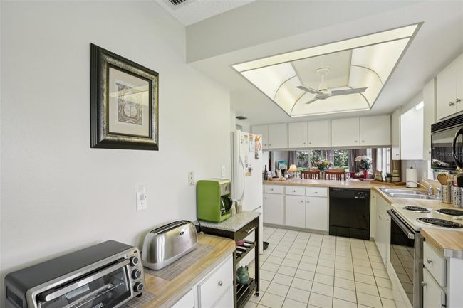 81 - 7172 Grey Squirrel Blvd, House other with 2 bedrooms, 2 bathrooms and null parking in SARASOTA FL | Image 9