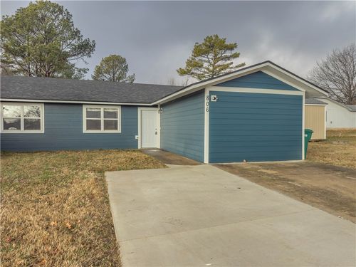 806 N 30th St, Rogers, AR, 72756-9524 | Card Image