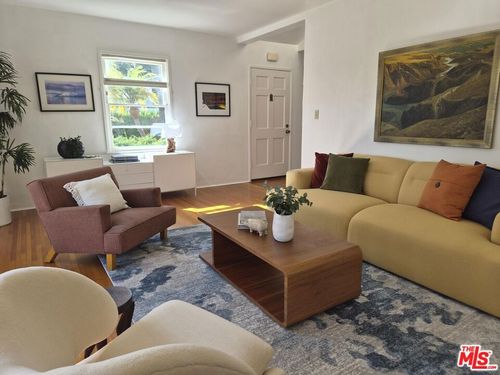 728 11th St, Santa Monica, CA, 90402-2946 | Card Image