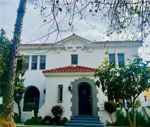 1226 Meadowbrook Ave, Los Angeles, CA, 90019-2869 | Card Image