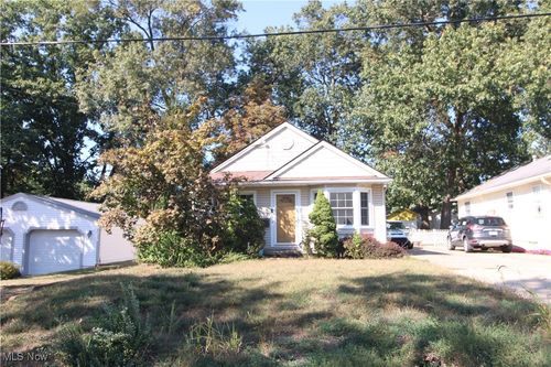 639 Chester Ave, Akron, OH, 44314-3105 | Card Image