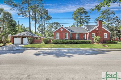 637 E 55th Street, House other with 3 bedrooms, 2 bathrooms and null parking in Savannah GA | Image 2