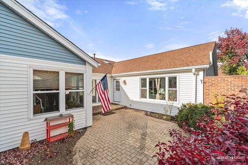 904 Dartmouth Dr, Wheaton, IL, 60189-6126 | Card Image