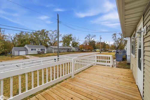 2310 Flint Hills Dr, Burlington, IA, 52601-1804 | Card Image