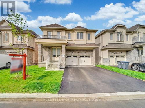 15 Puffin Cres, Brampton, ON, L6R4C4 | Card Image