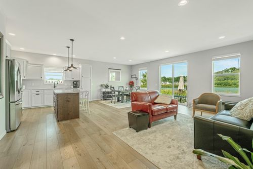 2006 Autumn Lake Pkwy, MADISON, WI, 53718-9271 | Card Image
