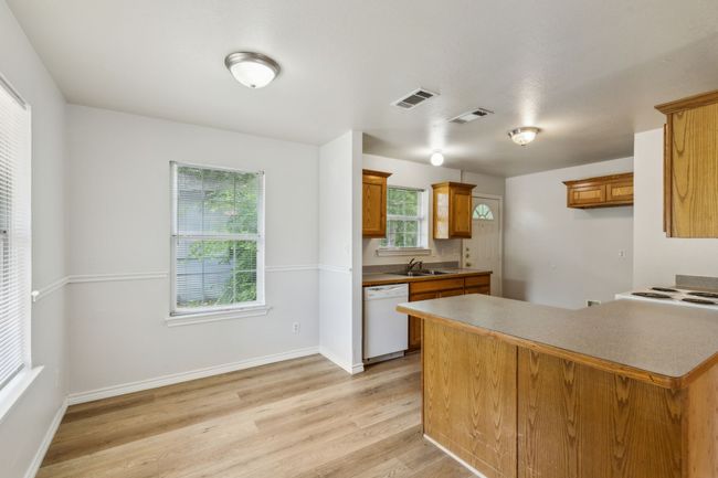 1113 E Jones St, House other with 3 bedrooms, 2 bathrooms and null parking in Sherman TX | Image 6