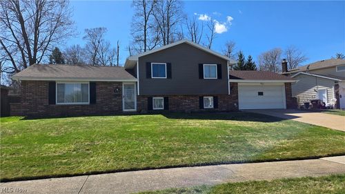 2319 Green Acres Dr, Parma, OH, 44134-6547 | Card Image