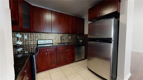 apt-30-810 Lake Shore Dr, West Palm Beach, FL, 33403-2945 | Card Image