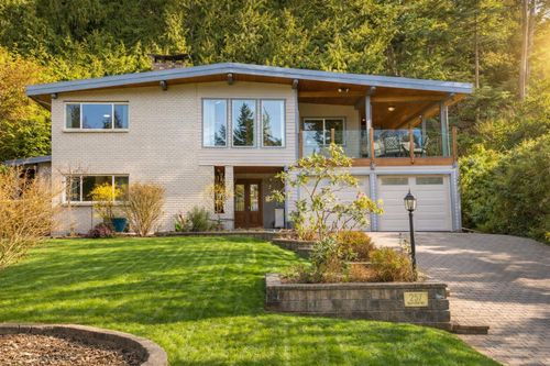 257 Bayview Rd, Lions Bay, BC, V7W3G7 | Card Image