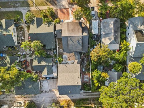 945 11th St N, St Petersburg, FL, 33705-1204 | Card Image