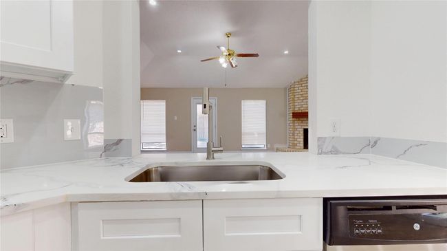 7126 Rio Blanco Dr, House other with 3 bedrooms, 2 bathrooms and 2 parking in Houston TX | Image 14