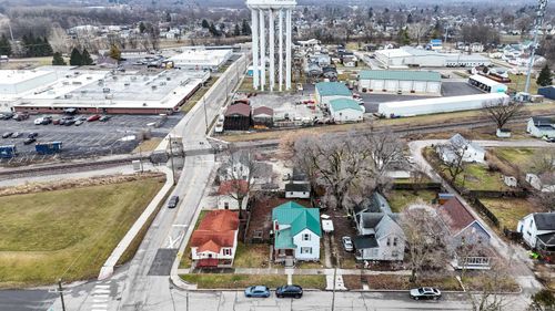 765 E Franklin St, Huntington, IN, 46750-2835 | Card Image