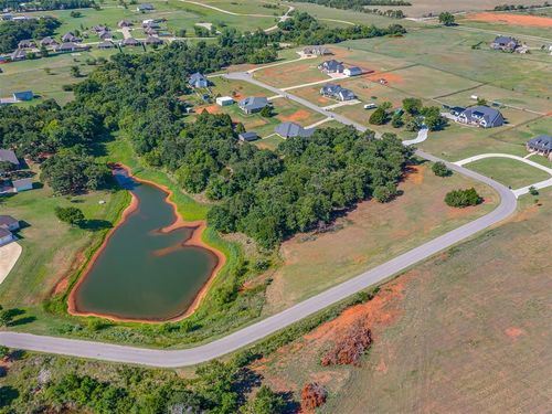 2734 Hidden Ln, Blanchard, OK, 73010-9016 | Card Image