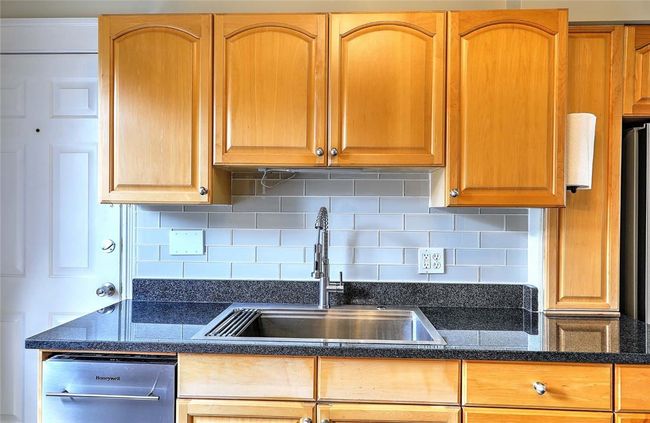APT-3 - 20 7 Th St, Condo with 2 bedrooms, 1 bathrooms and 2 parking in Providence RI | Image 16
