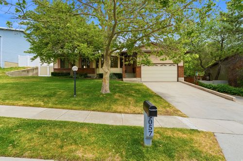 9057 S Cherbourg Pl, Sandy, UT, 84093-2638 | Card Image