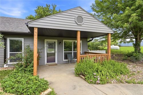 1641 Nw 100th Rd, Kingsville, MO, 64061-9143 | Card Image