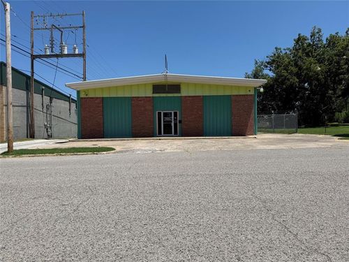 115 S Oklahoma Ave, Shawnee, OK, 74801-7931 | Card Image