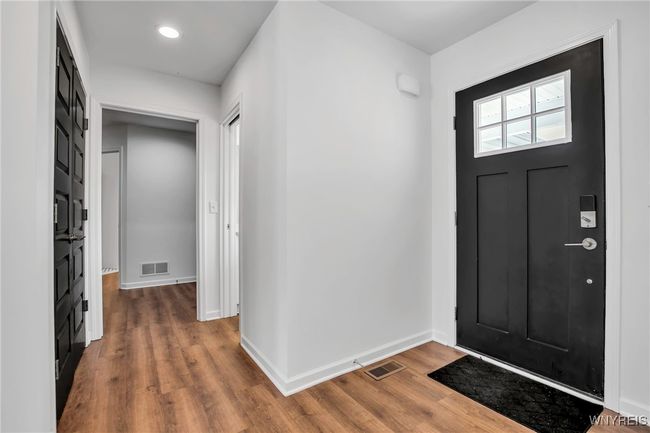 6 Rolling Woods Ln, House other with 6 bedrooms, 3 bathrooms and null parking in West Seneca NY | Image 8