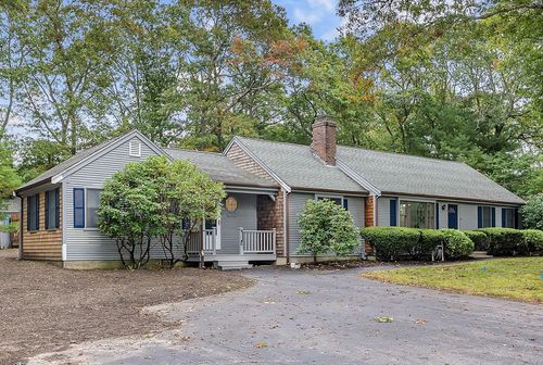 6 Black Oak Rd, Marstons Mills, MA, 02648-1563 | Card Image