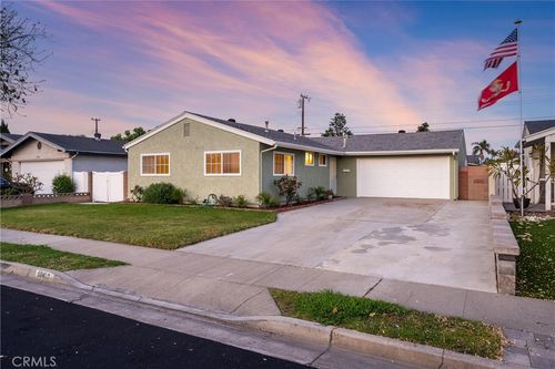 10410 Lorinda Ave, Buena Park, CA, 90620-4439 | Card Image