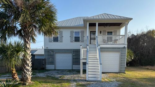 252 Handy Ln, Pass Christian, MS, 39571-4426 | Card Image