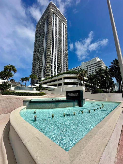 2407-4775 Collins Ave, Miami Beach, FL, 33140-3262 | Card Image