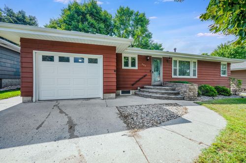 453 17th St, Windom, MN, 56101-1214 | Card Image