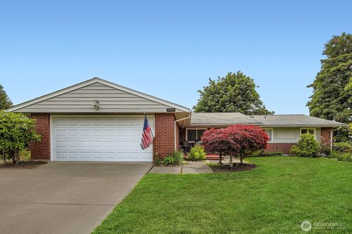 1717 Lincoln Court Se, Renton, WA, 98055 | Card Image