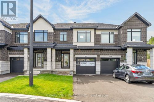 451 Haresfield Court, Ottawa, ON, K4M0B6 | Card Image