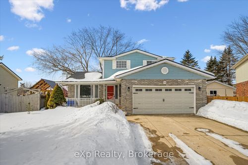 220 Justins Pl, Mount Forest, ON, N0G2L3 | Card Image