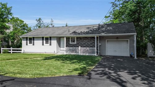 2350 Berg Rd, West Seneca, NY, 14218-3782 | Card Image
