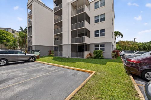 101-8373 Lake Dr, Doral, FL, 33166-7826 | Card Image