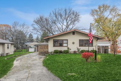 5 Hunters Path, House other with 3 bedrooms, 2 bathrooms and 2 parking in Lake In The Hills IL | Image 2