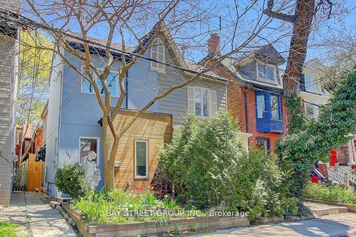 105 Massey St, Toronto, ON, M6J2T5 | Card Image