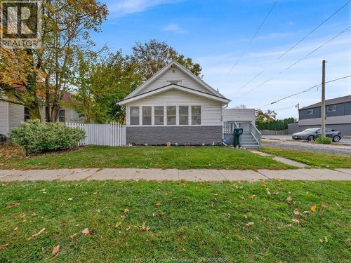 12 Victoria Ave S, Leamington, ON, N8H2W3 | Card Image